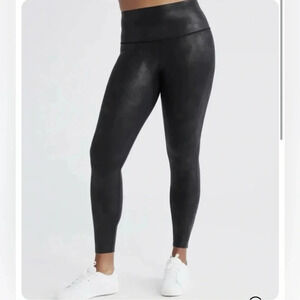 Knix Faux Leather Leggings | Size M